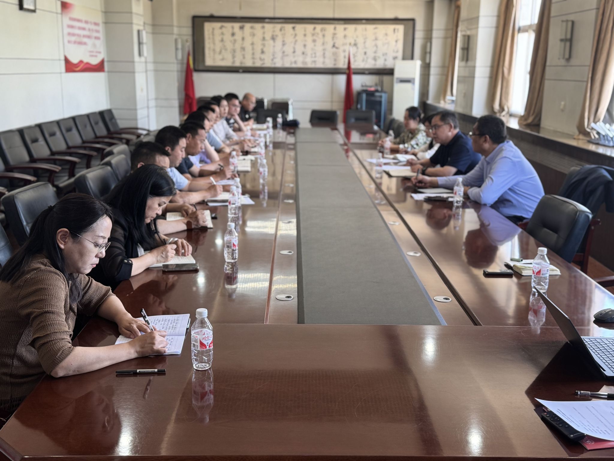 会场照片.jpg