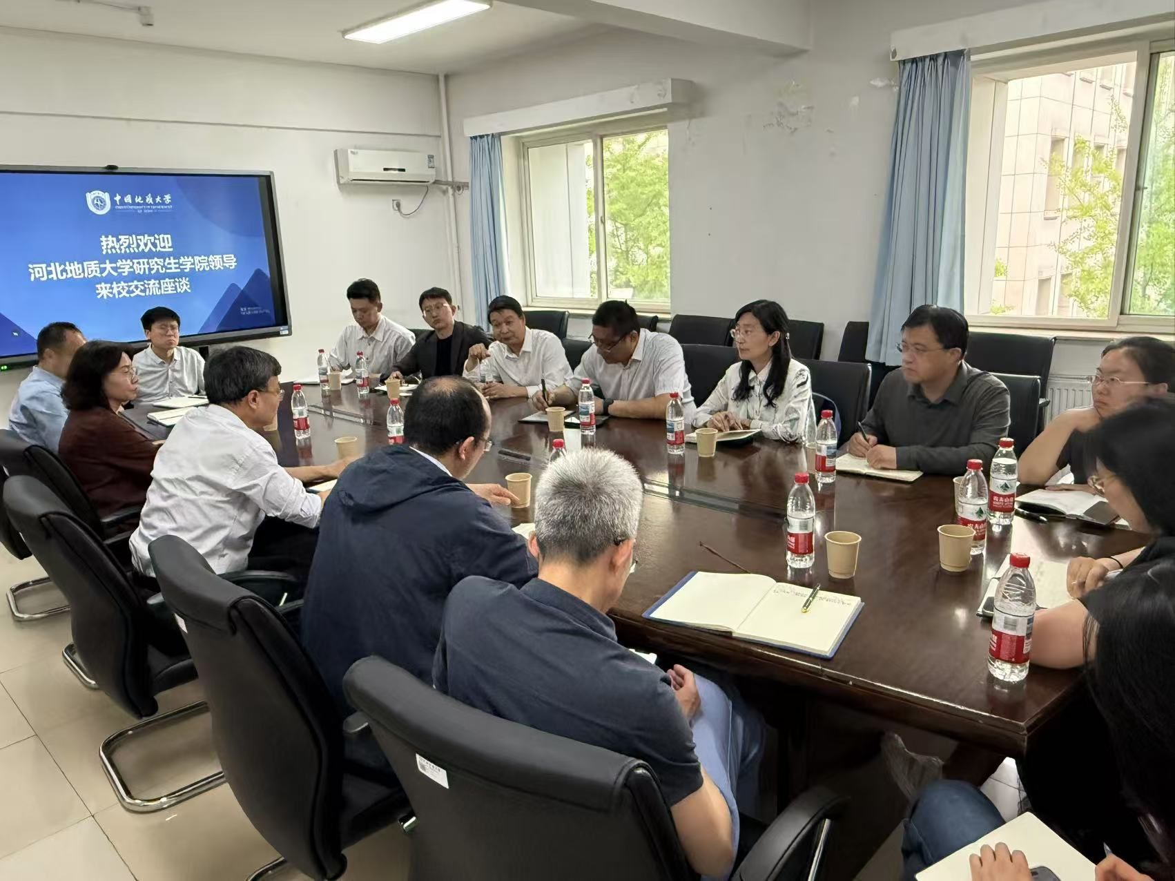研究生院座谈会现场.jpg